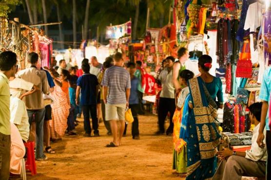 night-market-in-goa-thomas-cook-india-travel-blog