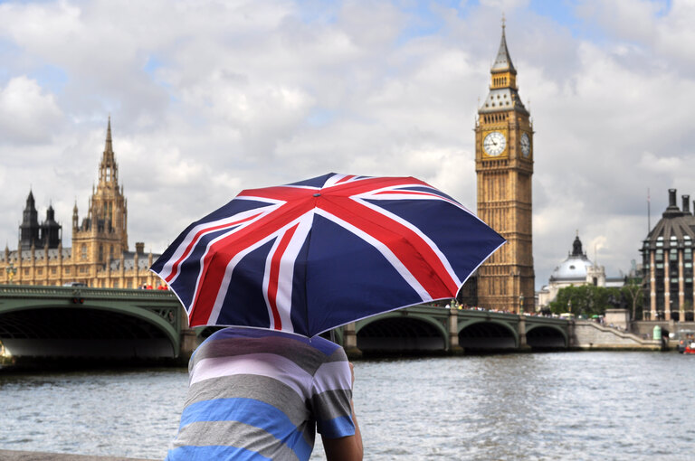 Moving To The UK? Essential Tips For Indian Expats